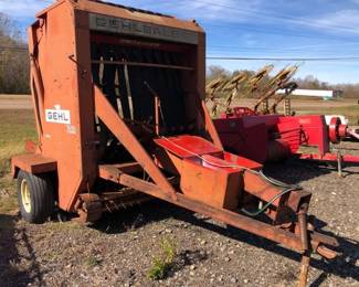 GEHL 1500 ROUND BALER
