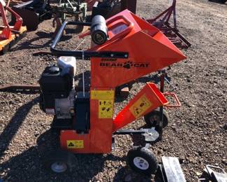 GAS POWERED WOOD CHIPPER