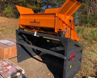 VIBRATORY SCREENER