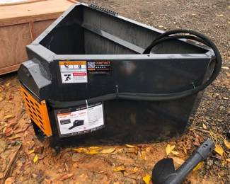 HYDRAULIC CONCRETE BUCKET W SPOUT
