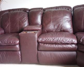 Leather sectional furniture. In amazing condition 