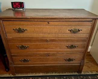 Antique oak chest of drawers 