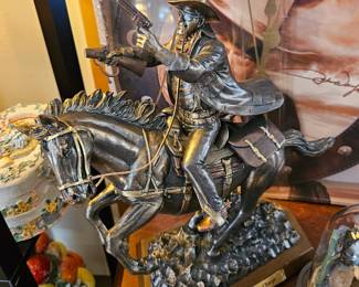 John wayne statue