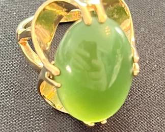Stunning large JADE in 18k