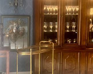 DREXEL HERITAGE CHINA HUTCH