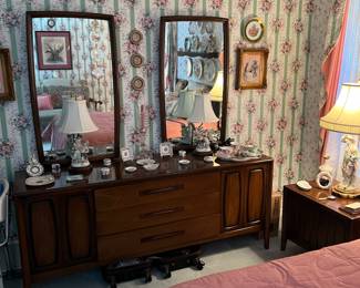 Broyhill Emphasis Mid-Century Modern Cabinet ~ Great As TV Stand Or Media Console, mirrors, nightstand and headboard 