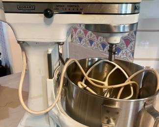 Vintage HOBART KitchenAid stand mixer with up/down bowl and all the attachments 