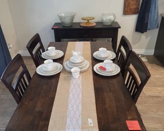 Dining Table w/4 Chairs
