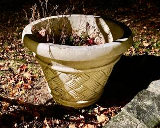 X-TRA LARGE FIBERGLASS PLANTER POT