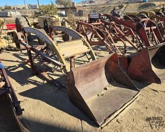 2006  Skyline Front Bucket Loader Tractor Attachment 