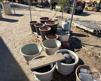 3030  Outdoor Pots And Planters 
