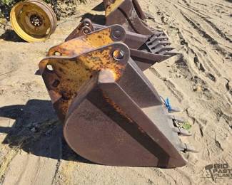 2520  Backhoe Bucket Attachment 