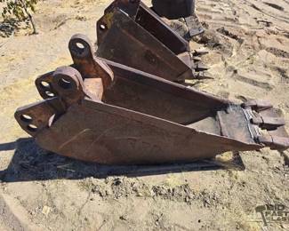 2510  Backhoe Bucket Attachment 