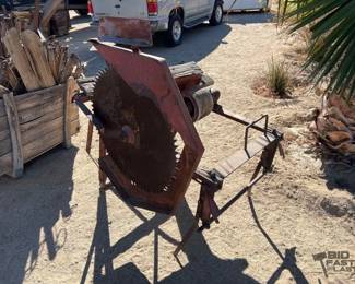 3028  Yard Art Saw 