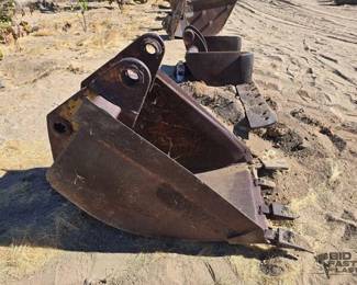 2512  Backhoe Bucket Attachment 
