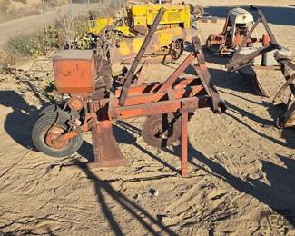 2560  Elston Gopher Getter Tractor Implement 