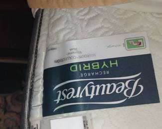 King bed with Beautyrest Recharge combines Simmons' legendary Beautyrest Pocketed Coil® Technology, GelTouch® Foam and SurfaceCool™ Fiber for whole new kind of sleeping experience. Known for its unprecedented combination of support, comfort, and body temperature regulation, the Recharge is redefining rest with every upgrade. 