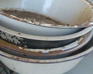 Vintage enamelware. Might come with the dirt ...we'll have to see if we have time for a cleanup