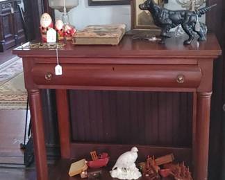 CLASSICAL STYLE CARVED MAHOGANY SERVING TABLE-ENTRY TABLE