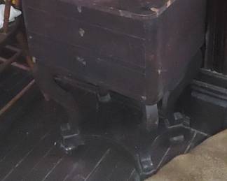 Beautiful little Victorian three drawer Keyhole chest