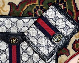 Gucci wallet, sells with purse