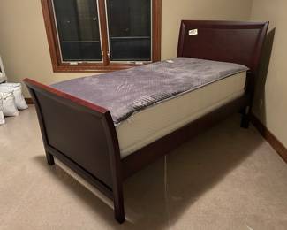 Twin bed with mattress set