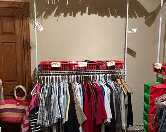 Mens and womens clothing size medium to xl