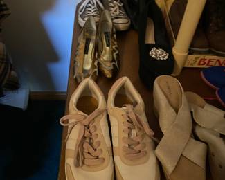 More women’s shoes