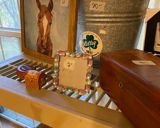 Miscellaneous in sun room