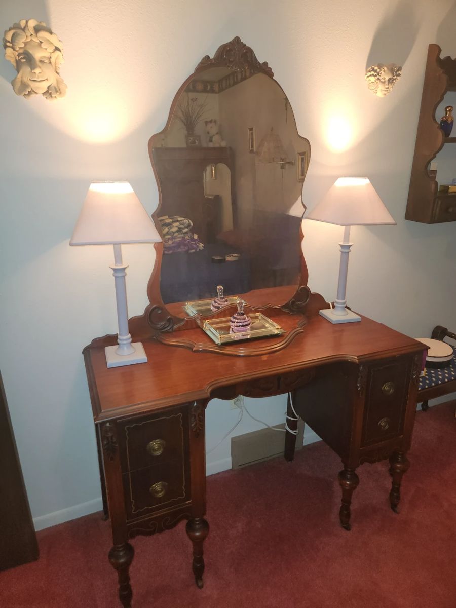 Vintage vanity