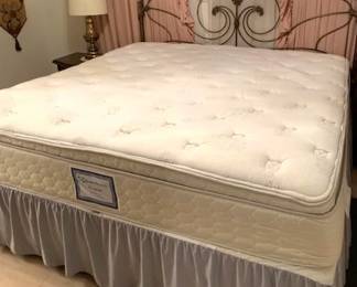 Sealy Posturepedic king size mattress set