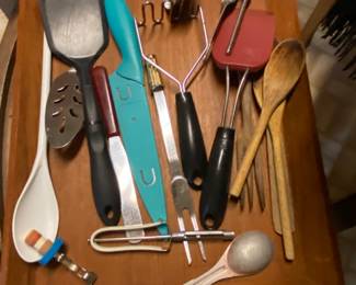 More utensils in kitchen