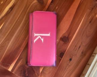 ‘K’ billfold