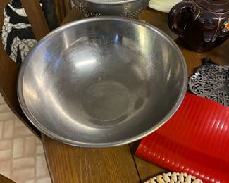 Stainless steel bowl & strainer
