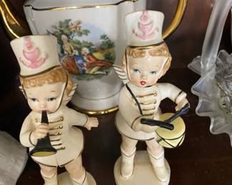 China cabinet - band figurines
