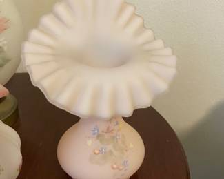 Fenton fan vase