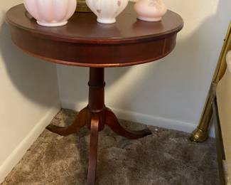 2 of these Duncan Phyfe tables