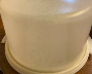 Tupperware cake carrier