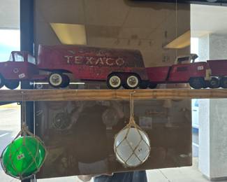 vintage tin toys