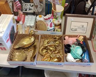 box lots of brass cuties elephants ducks and giraffes etc