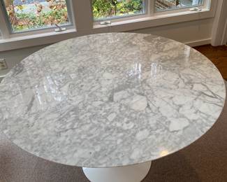 Eero Saarinen marble top table in as new condition