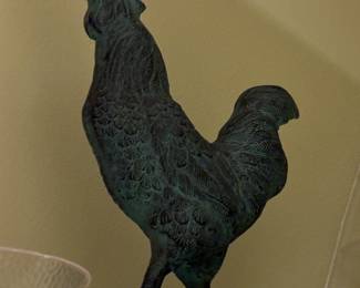 Home decor rooster statue
