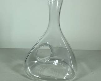 GLASS WINE DECANTER | Glass wine decanter with built-in handle - h. 12 x w. 7 x l. 8 in