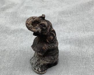 Cast iron or lead elephant