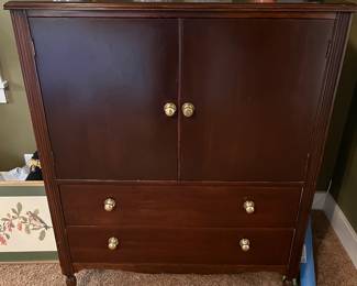 Vintage five-drawer dresser/chest with three pull-out drawers on top.