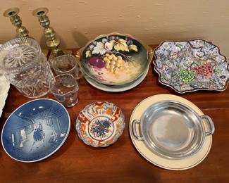 Nice selection of vintage china and glassware.