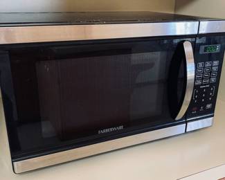 Farberware Counter Top Microwave Oven.