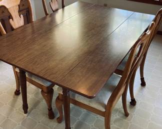 Vintage Drop Side Dining Table w/Chairs. L 5 Ft.