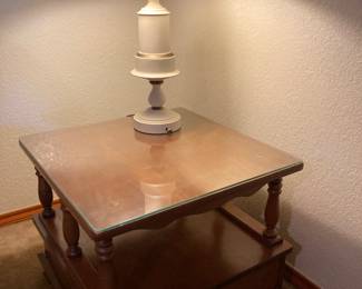 Mid Century Maple Side Table / End Table. Top Condition.