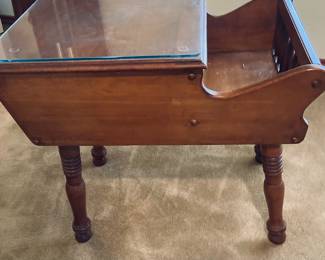 Vintage Mid-Century  End Table Magazine Rack W / Storage. Top Condition.